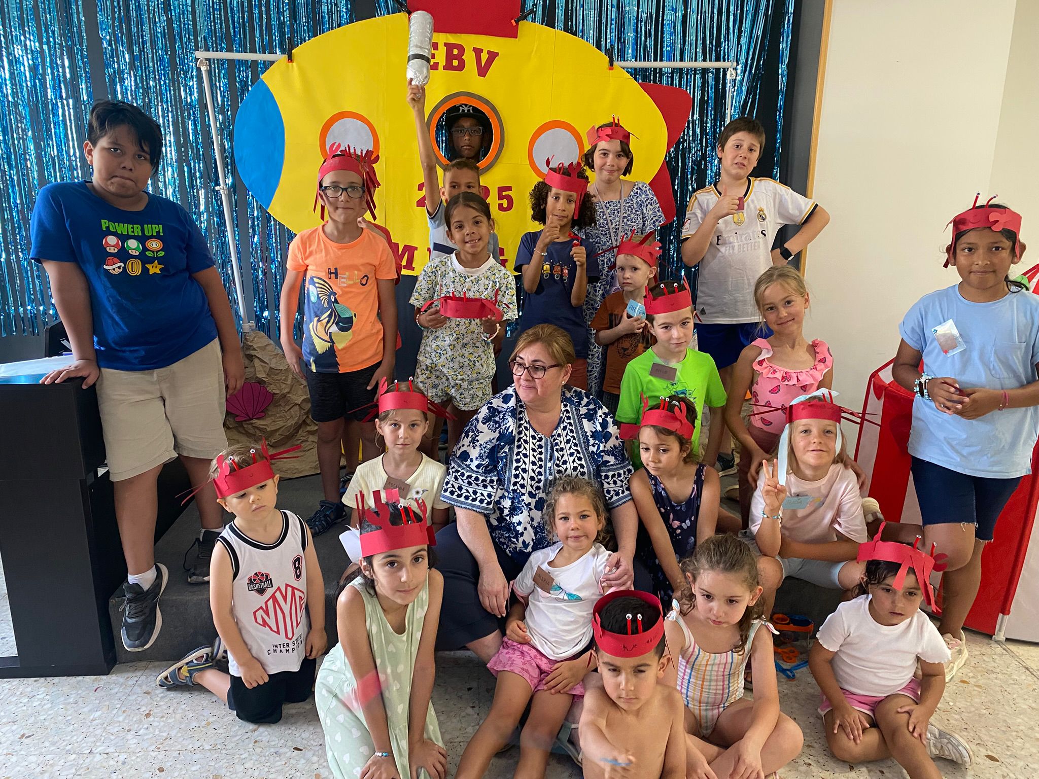 Niños en la Escuela Bíblica de Verano IEBG